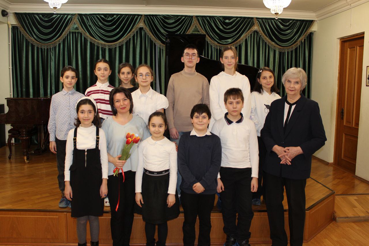 В Школе Мурада Кажлаева прошел концерт, посвященный его памяти