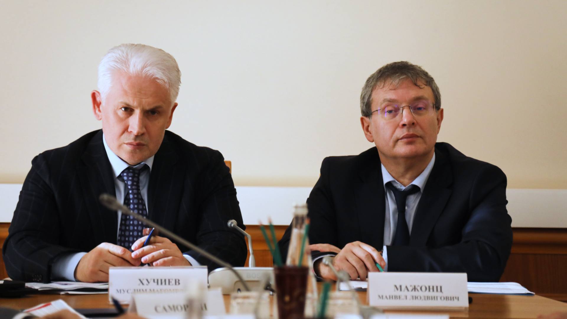 Помощник премьер-министра России Муслим Хучиев провел совещание по исполнению поручений в Дагестане