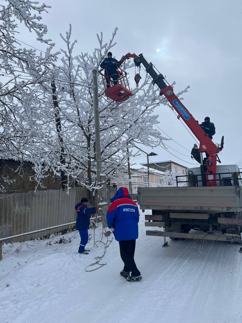 В Дагестане восстановлено энергоснабжение населенных пунктов в четырех горных районах