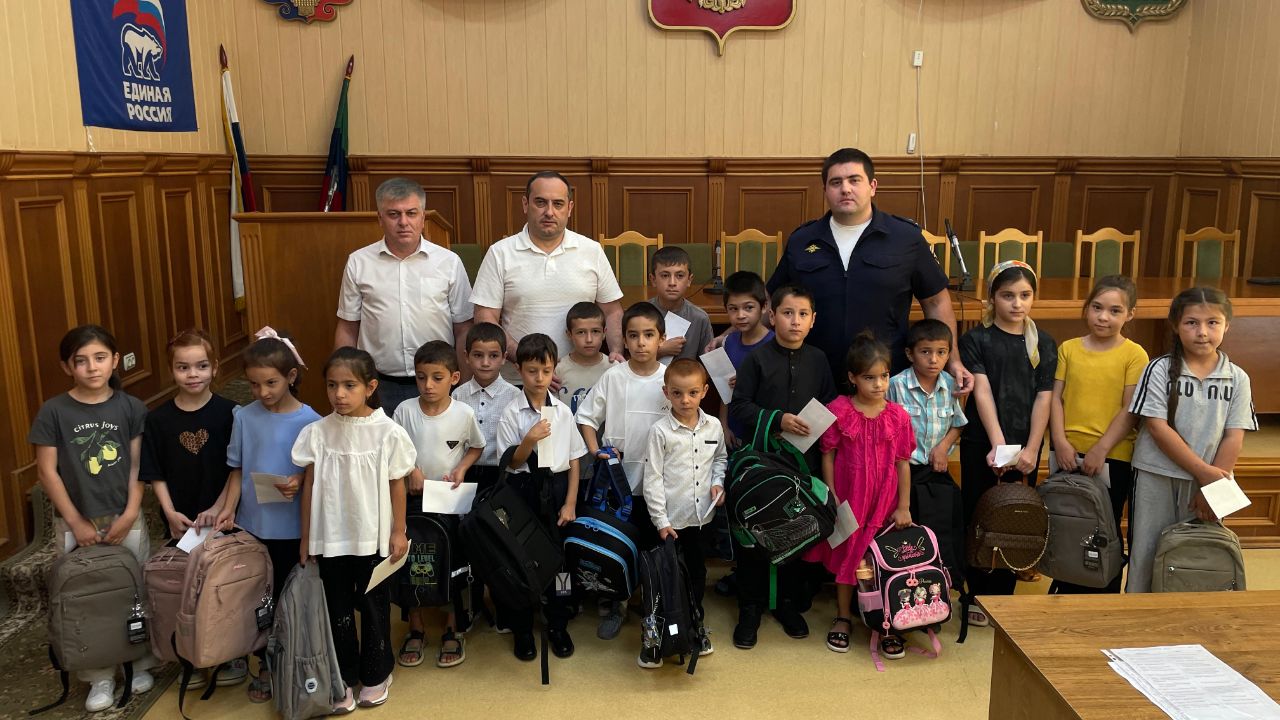 Акция «Собери ребенка в школу» прошла в Каякентском районе республики