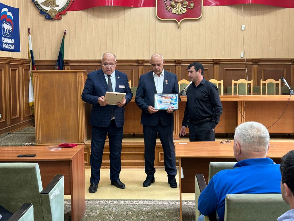 Житель Каякентского района удостоен звания «Герой тыла» за помощь участникам СВО