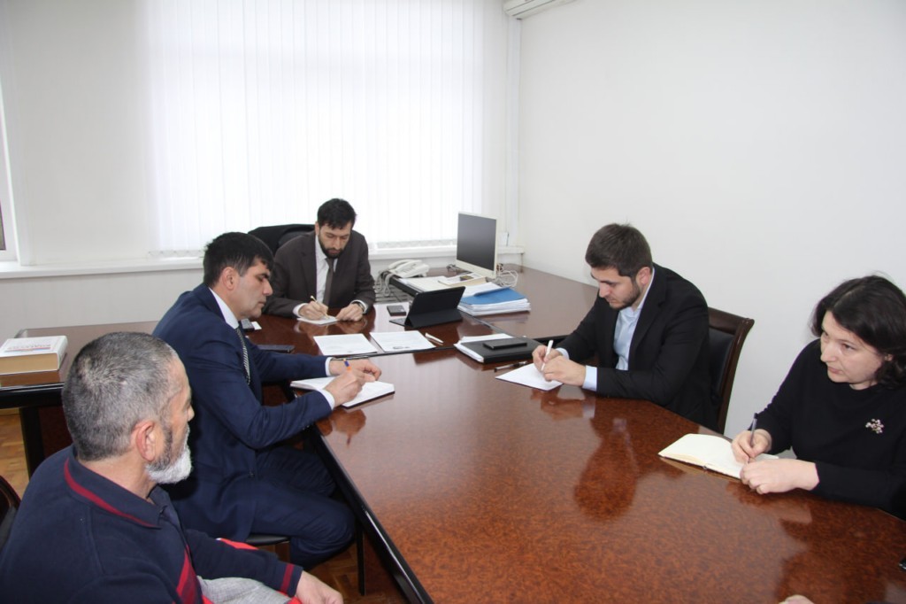 Руководитель Дагинформа Арсен Юсупов провел выездной прием граждан в Избербаше