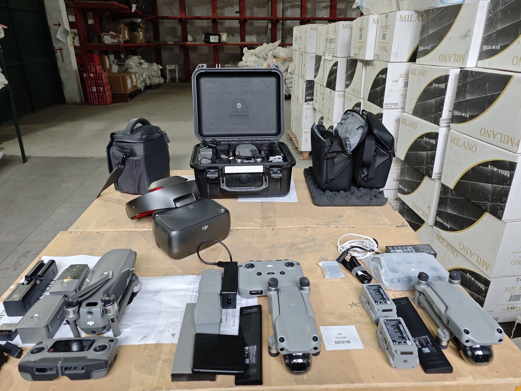 Дагестанские таможенники передали конфискованные беспилотники для нужд СВО