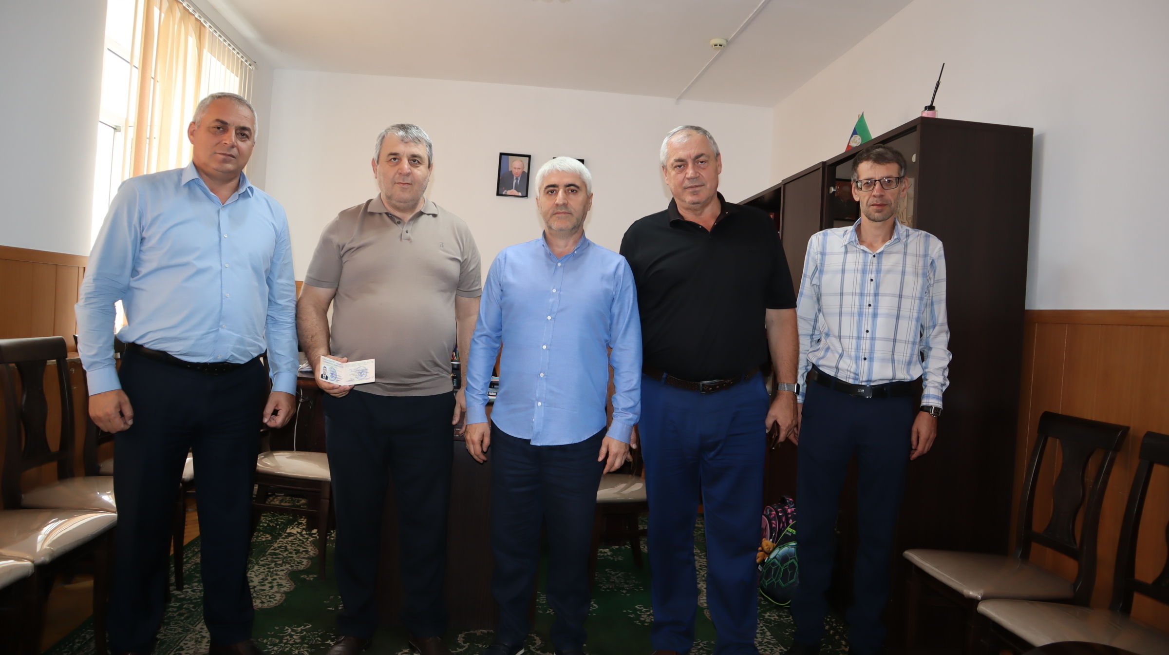 Врио председателя Гергебильского районного суда удостоен звания «Ветеран труда»