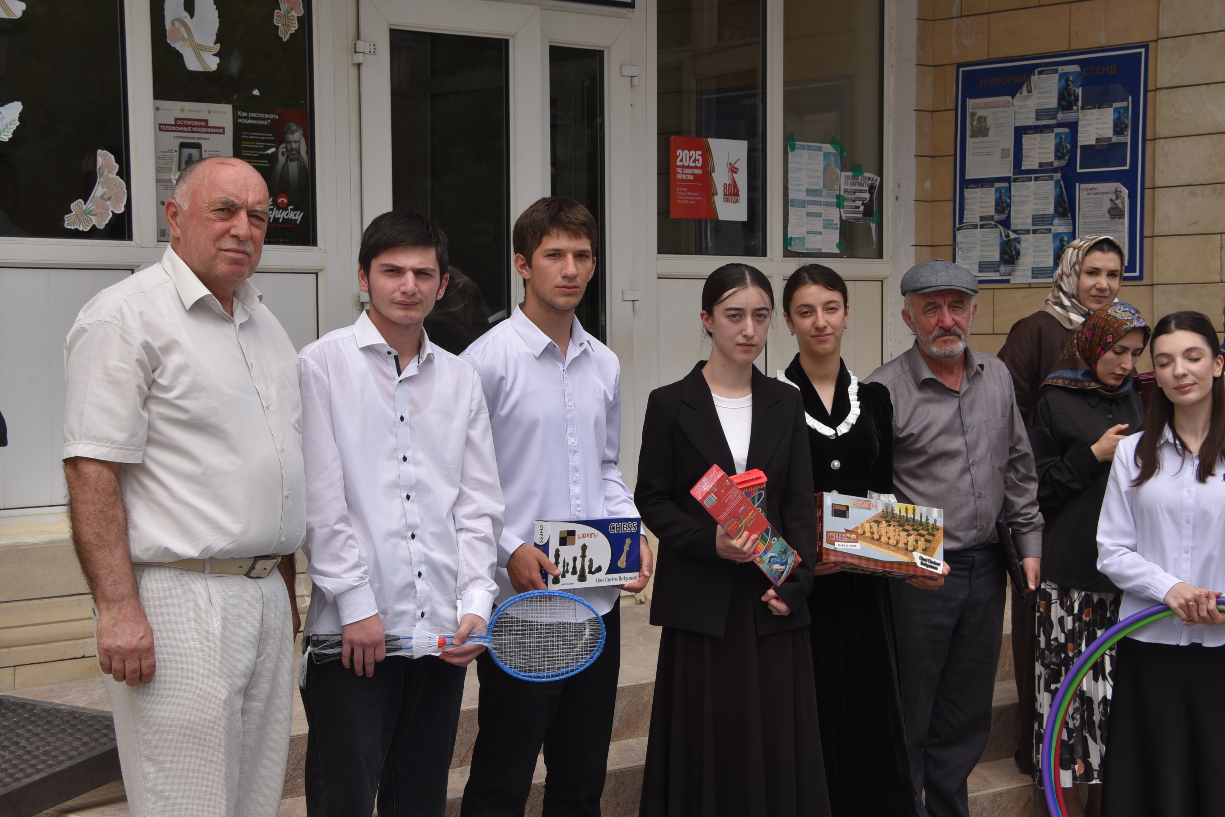 Джамаладин Гасанов передал инвентарь в летние лагеря Акушинского района