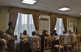 Магомед Эльдерханов провел совещание по вопросам подготовки к учебному году и решения актуальных проблем