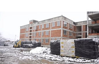 Сайгидпаша Умаханов проверил ход строительства новой школы в Хасавюрте