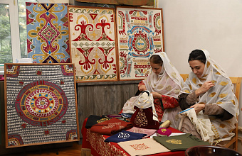 В Махачкале открылась фотовыставка «Послания тысячелетий. Орнаменты и узоры народов Дагестана»