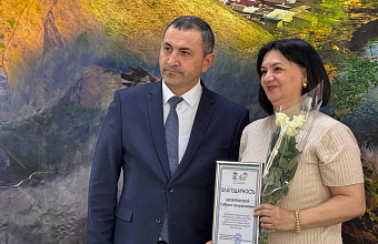 Депутат НС РД Хиби Алиев поздравил женскую часть личного состава Каспийской флотилии ВМФ России