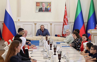 Сергей Меликов провел встречу с победителями военно-патриотической игры «Зарница 2.0» и проекта «Вызов Первых»