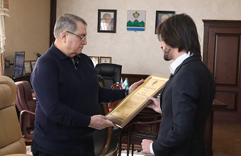 Глава Дербентского района встретился с директором Центра помощи выпускникам детских домов «Добрые руки»