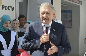 Сайгидахмед Ахмедов принял участие в торжествах, посвящённых Дню знаний в Гумбетовском районе