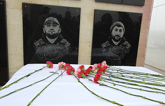 В Сергокалинском районе открыли мемориальные плиты в честь погибших участников СВО