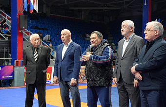 Более 370 спортсменов приняли участие во всероссийских состязаниях по вольной борьбе в Хасавюрте