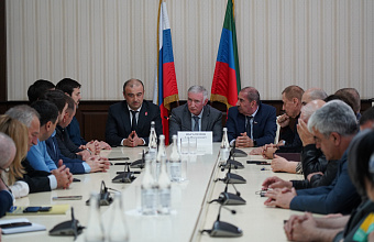 В администрации Дербента представили и. о. главы города Ханлара Пашабекова