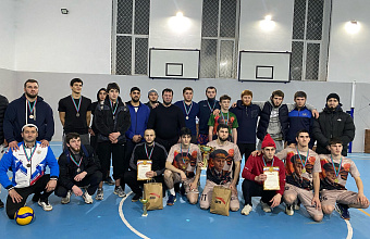 В Кумторкалинском районе прошел турнир по волейболу памяти погибших участников СВО