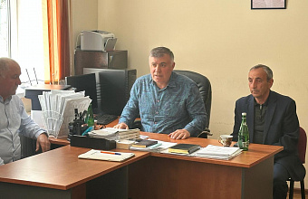 Председатель Комитета по ветеринарии РД Магомед Шапиев посетил Хивский район