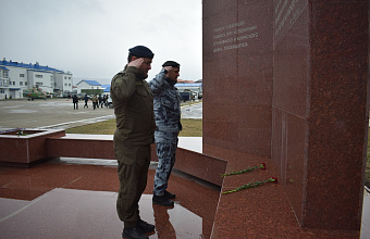 Росгвардейцы почтили память боевых товарищей, погибших в ходе трагических событий 1996 года