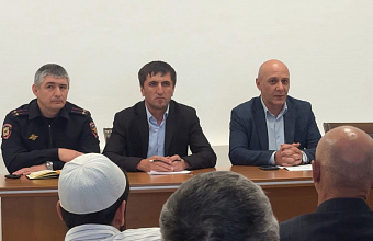 В Чародинском районе прошло совещание по вопросам профилактики безнадзорности несовершеннолетних