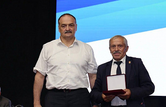 Учитель Цухтыгской школы имени Т. Г. Юсупова Табасаранского района удостоен государственной награды