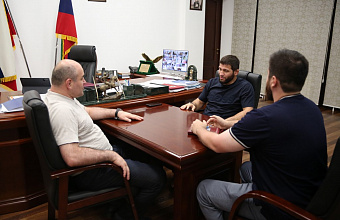 Памяти Аблулманапа Нурмагомедова проведут крупный турнир по ММА в Дагестане