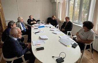 РДНТ собрал экспертов для просмотра работ XXIII Республиканского конкурса визуального творчества «Радуга»