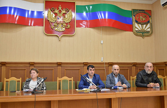 В Каякентском районе обсудили ход иммунизации детей против полиомиелита