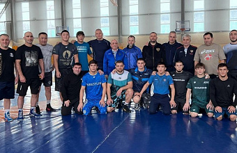 Двое дагестанских борцов представят Россию на молодежном чемпионате Европы