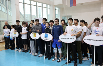 Памяти журналиста Магомеда Канаева провели турнир по гребному спорту