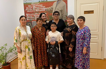 Газета «Голос степи» и ногайская секция Союза писателей РД провела акцию «Собери ребенка в школу»