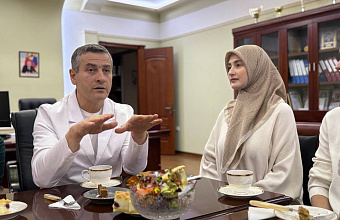 Хаджимурад Малаев встретился с будущими врачами и волонтерами