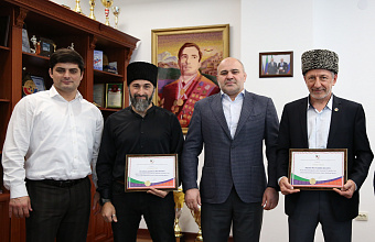 Победителя Кубка мира по стрельбе из лука чествовали в Минспорте Дагестана