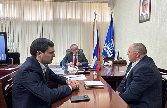 Депутат Госдумы РФ Нурбаганд Нурбагандов выслушал обращения дагестанцев