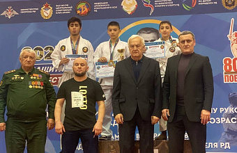 В Каспийске провели соревнования по армейскому рукопашному бою памяти ветерана ВОВ Асадулы Чеэрова