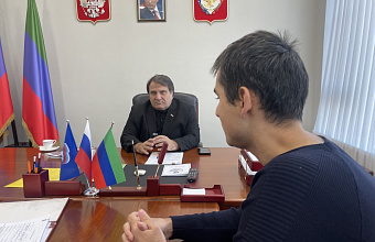 Депутат Госдумы РФ Сайгидпаша Умаханов провел личный прием граждан