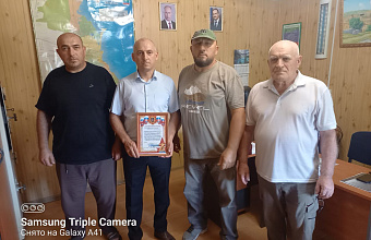 Глава села Кумука Курахского района получил благодарность за помощь военнослужащим в зоне СВО