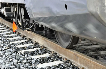 Пассажирский поезд сбил насмерть 48-летнюю женщину в Дагестане