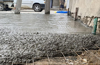 В Карабудахкенте продолжаются работы по благоустройству сквера на ул. Ирчи Казака