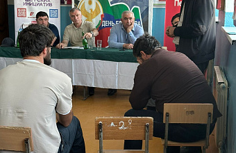 Глава Тляратинского района выслушал проблемы жителей сёл в зоне отгонного животноводства