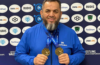 Десять золотых медалей: борец из Дагестана установил рекорд ветеранского спорта