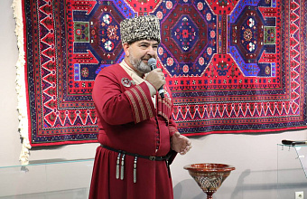 Выставка «Красота унцукульского узора» открылась в Махачкале
