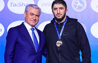 Садулаев получит за победу на Чемпионате мира от мецената 10 млн рублей