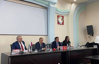В ректорате ДГУ прошла презентация книги «Очерки по истории и культуре лезгин»