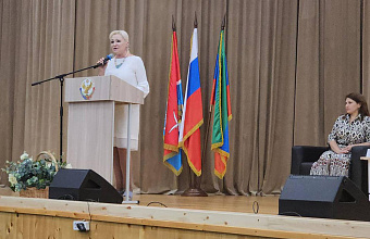 Елена Павлюченко приняла участие в августовском совещании в Каспийске