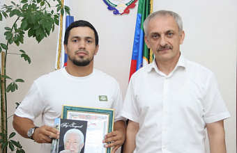 Энрик Муслимов выразил благодарность братьям, спасшим тонущих в море девушек