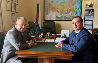 Осман Булатов встретился с зампредседателя Комитета Госдумы РФ по экономической политике Станиславом Наумовым
