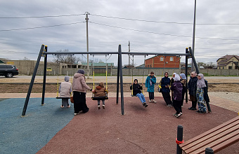 Единороссы проверили качество завершенных работ по благоустройству сквера в селе Богатыревке