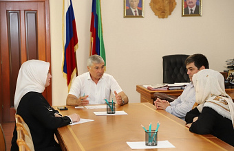 Глава Кизлярского района провел очередной прием граждан