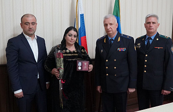 В мэрии Дербента состоялась церемония передачи орденов семьям погибших участников СВО