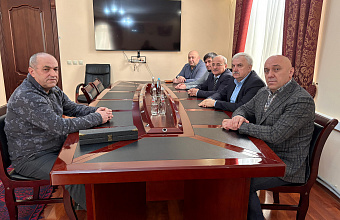 В Сергокалинском районе прошла встреча с главой села, ушедшим на службу в зону СВО